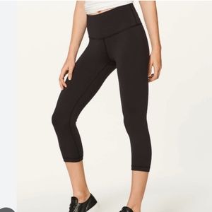 Lululemon Wunder Under crop 21” Black Size 8